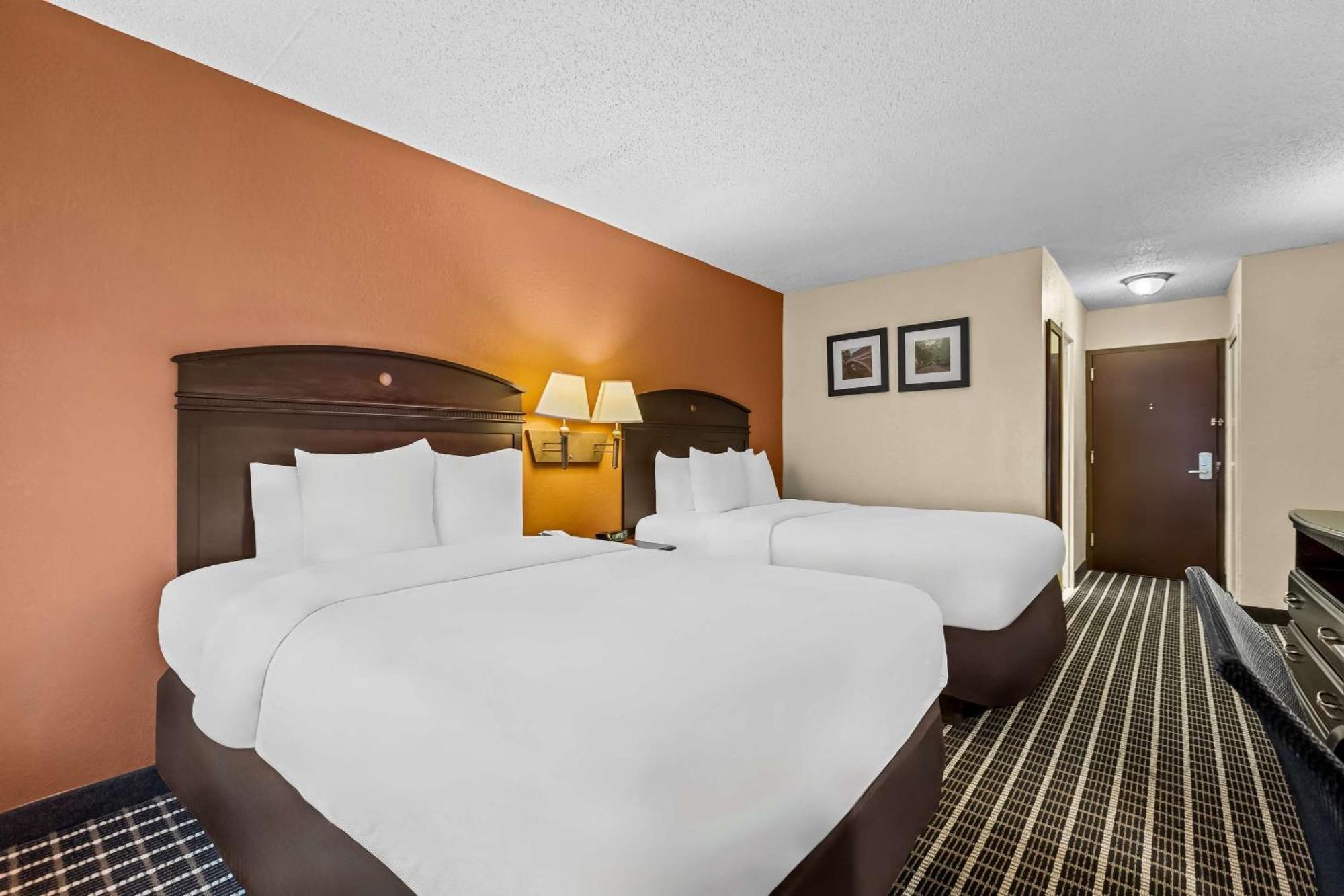 Comfort Inn & Suites Somerset - New Brunswick Exterior photo